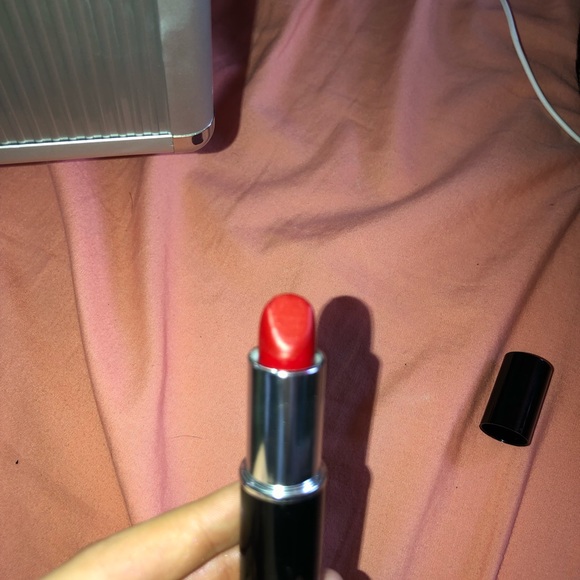 Red unused lipstick - Picture 2 of 2
